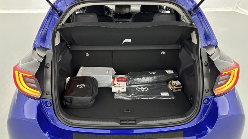 Vente en ligne Toyota Yaris Yaris Hybride 116h Design e-CVT au prix de 25 700 €