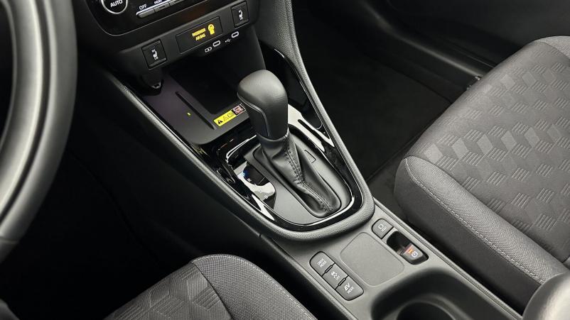 Vente en ligne Toyota Yaris Yaris Hybride 116h Design e-CVT au prix de 25 010 €