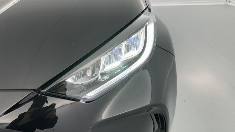 Vente en ligne Toyota Yaris Yaris Hybride 116h Design e-CVT au prix de 25 010 €