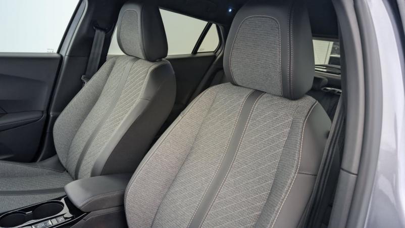 Vente en ligne Peugeot 2008 PureTech 100 S S BVM6 Allure au prix de 19 650 €