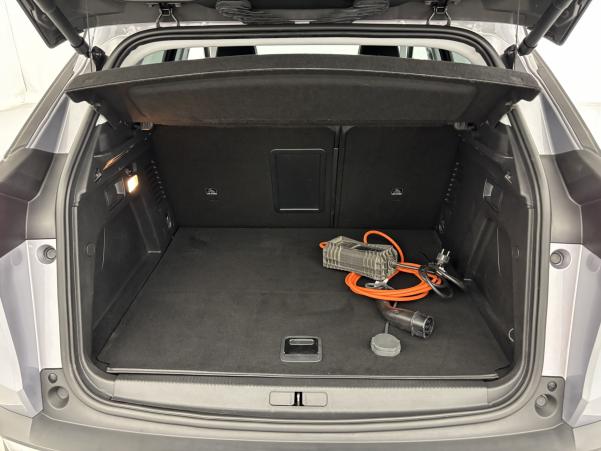 Vente en ligne Peugeot 3008 HYBRID 225ch Allure Pack e-EAT8 + Attelage au prix de 20 990 €