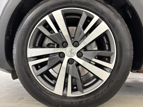 Vente en ligne Peugeot 3008 HYBRID 225ch Allure Pack e-EAT8 + Attelage au prix de 20 990 €
