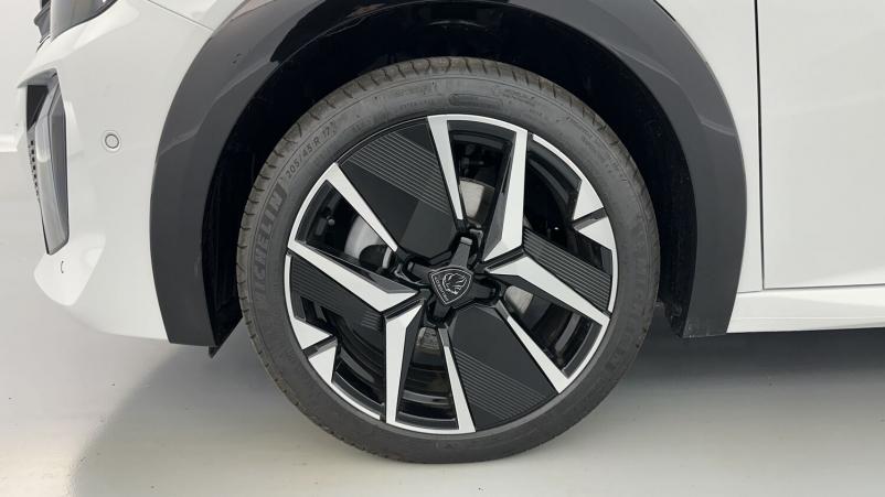 Vente en ligne Peugeot 208 208 II(2) 1.2 PureTech 100ch GT au prix de 21 410 €