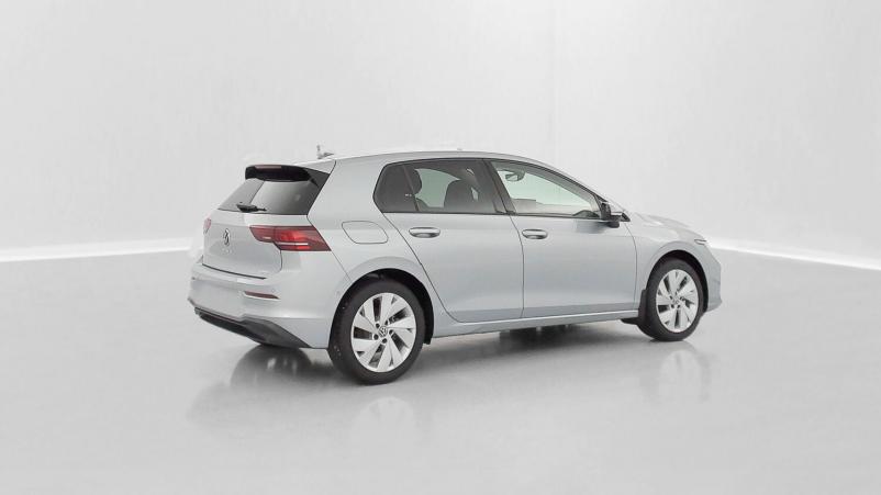 Vente en ligne Volkswagen Golf Golf VIII 1.5 eTSI EVO2 150ch Life Plus DSG7 au prix de 32 400 €