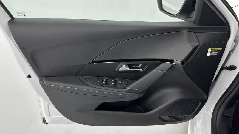 Vente en ligne Peugeot 208 208 II(2) 1.2 PureTech 100ch GT au prix de 21 410 €