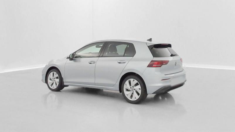 Vente en ligne Volkswagen Golf Golf VIII 1.5 eTSI EVO2 150ch Life Plus DSG7 au prix de 32 400 €