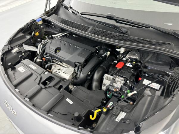 Vente en ligne Peugeot 3008 HYBRID 225ch Allure Pack e-EAT8 + Attelage au prix de 20 990 €