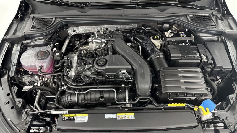 Vente en ligne Volkswagen Golf Golf VIII 1.5 eTSI EVO2 150ch Life Plus DSG7 au prix de 32 400 €