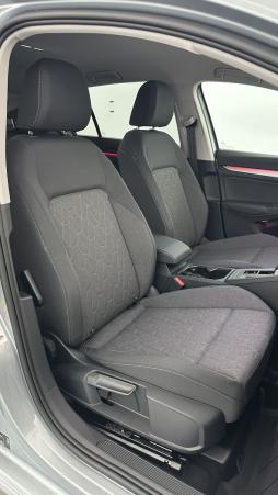 Vente en ligne Volkswagen Golf Golf VIII 1.5 eTSI EVO2 150ch Life Plus DSG7 au prix de 32 400 €