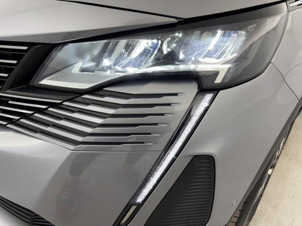 Vente en ligne Peugeot 3008 HYBRID 225ch Allure Pack e-EAT8 + Attelage au prix de 20 990 €