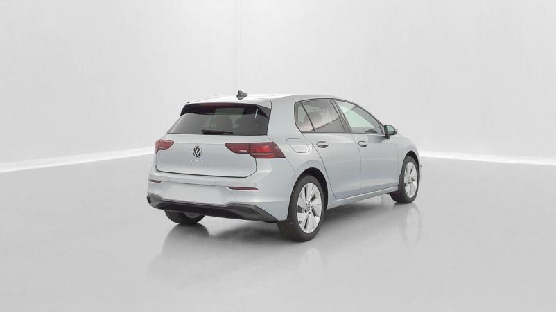 Vente en ligne Volkswagen Golf Golf VIII 1.5 eTSI EVO2 150ch Life Plus DSG7 au prix de 32 400 €