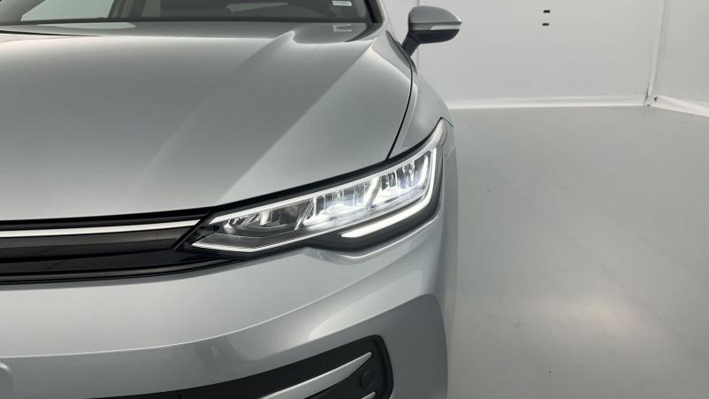 Vente en ligne Volkswagen Golf Golf VIII 1.5 eTSI EVO2 150ch Life Plus DSG7 au prix de 32 400 €