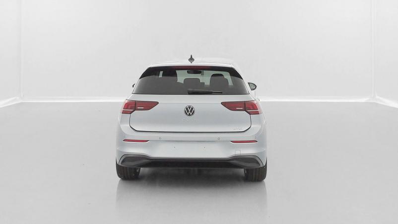 Vente en ligne Volkswagen Golf Golf VIII 1.5 eTSI EVO2 150ch Life Plus DSG7 au prix de 32 400 €