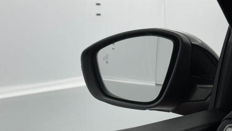 Vente en ligne Peugeot 208 208 II(2) 1.2 PureTech 100ch Allure au prix de 20 400 €