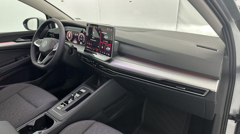 Vente en ligne Volkswagen Golf Golf VIII 1.5 eTSI EVO2 150ch Life Plus DSG7 au prix de 32 400 €