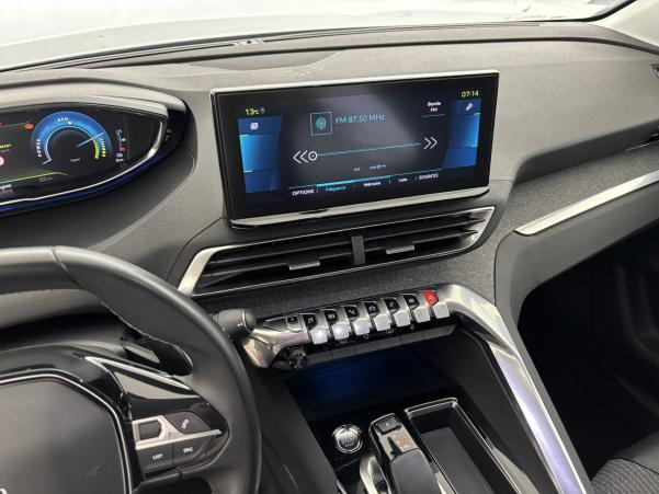 Vente en ligne Peugeot 3008 HYBRID 225ch Allure Pack e-EAT8 + Attelage au prix de 20 990 €