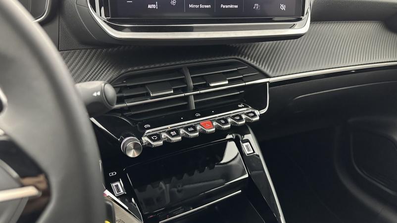 Vente en ligne Peugeot 208 208 II(2) 1.2 Hybrid 100ch Allure e-DCS6 au prix de 23 000 €