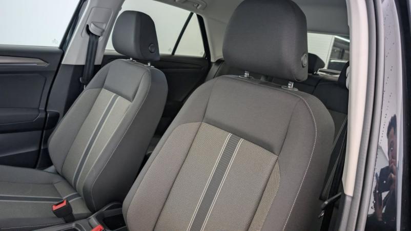 Vente en ligne Volkswagen T-Roc 1.0 TSI 110 Start Stop BVM6 Lounge au prix de 21 810 €