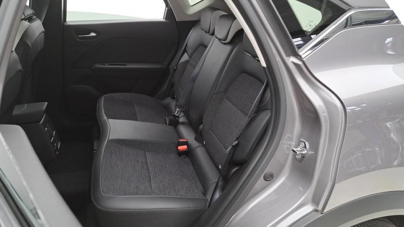 Vente en ligne Renault Captur  1.3 TCe Microhybride 140ch Automatique/7 Techno au prix de 22 130 €