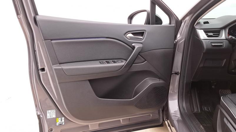Vente en ligne Renault Captur  1.3 TCe Microhybride 140ch Automatique/7 Techno au prix de 22 130 €