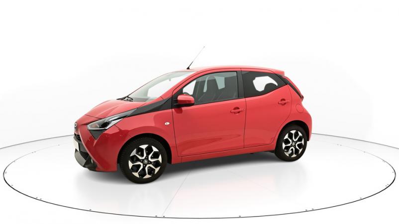 Vente en ligne Toyota Aygo 5P 1.0 VVTi 72ch Automatique/5 X-play au prix de 15 030 €