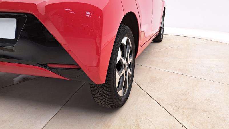 Vente en ligne Toyota Aygo 5P 1.0 VVTi 72ch Automatique/5 X-play au prix de 15 030 €