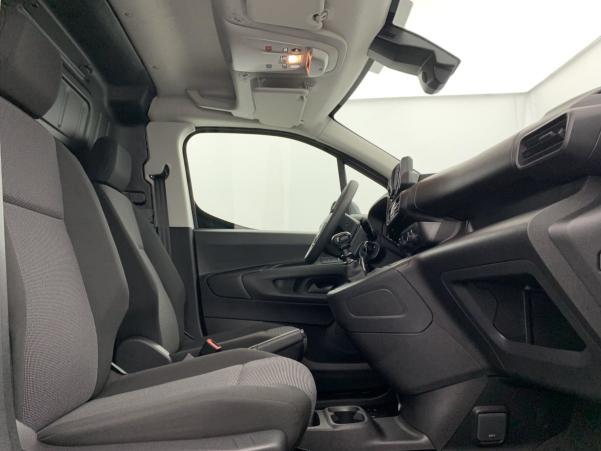 Vente en ligne Citroën Berlingo Fourgon XL 950KG BLUEHDI 100 S S BVM6 au prix de 22 010 €