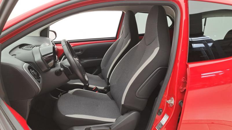 Vente en ligne Toyota Aygo 5P 1.0 VVTi 72ch Automatique/5 X-play au prix de 15 030 €