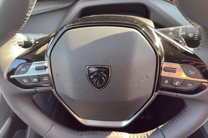 Vente en ligne Peugeot 308 PureTech 130ch S S EAT8 Allure au prix de 25 210 €