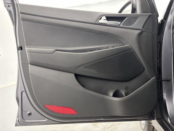 Vente en ligne Hyundai Tucson 1.6 CRDI 136ch Creative DCT-7 + Attelage au prix de 19 490 €