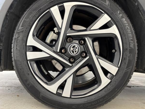 Vente en ligne Toyota C-HR 1.8 Hybride 122ch Design E-CVT au prix de 22 890 €