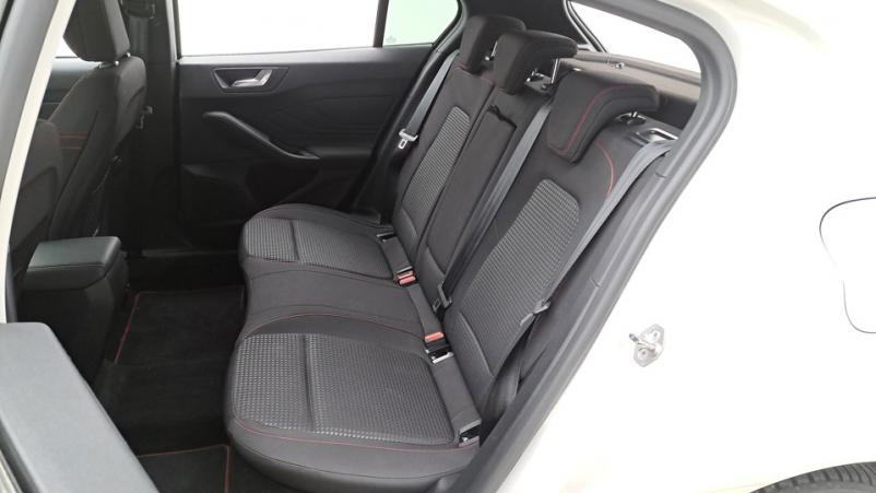 Vente en ligne Ford Focus 5P 1.0 EcoBoost mHEV 155ch Manuelle/6 St-line x au prix de 20 910 €