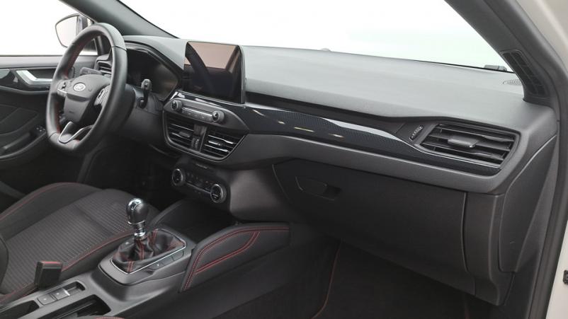 Vente en ligne Ford Focus 5P 1.0 EcoBoost mHEV 155ch Manuelle/6 St-line x au prix de 20 910 €