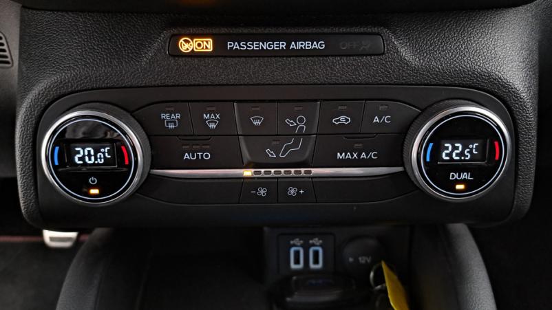 Vente en ligne Ford Focus 5P 1.0 EcoBoost mHEV 155ch Manuelle/6 St-line x au prix de 20 910 €