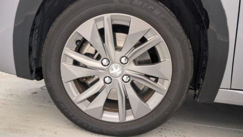 Vente en ligne Peugeot 208 50 KWH 136CH STYLE au prix de 20 260 €