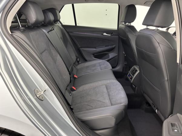Vente en ligne Volkswagen Golf 1.5 eTSI 116ch VW Edition DSG7 - Garantie 3 ans Volkswagen au prix de 30 990 €