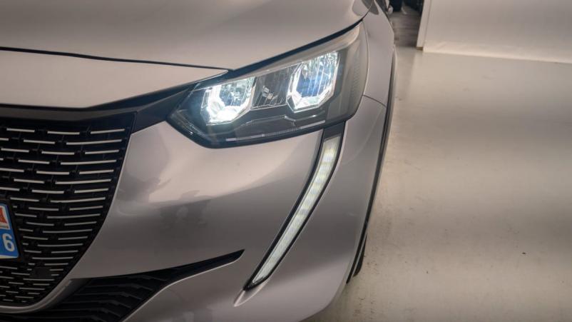 Vente en ligne Peugeot 208 50 KWH 136CH STYLE au prix de 20 260 €