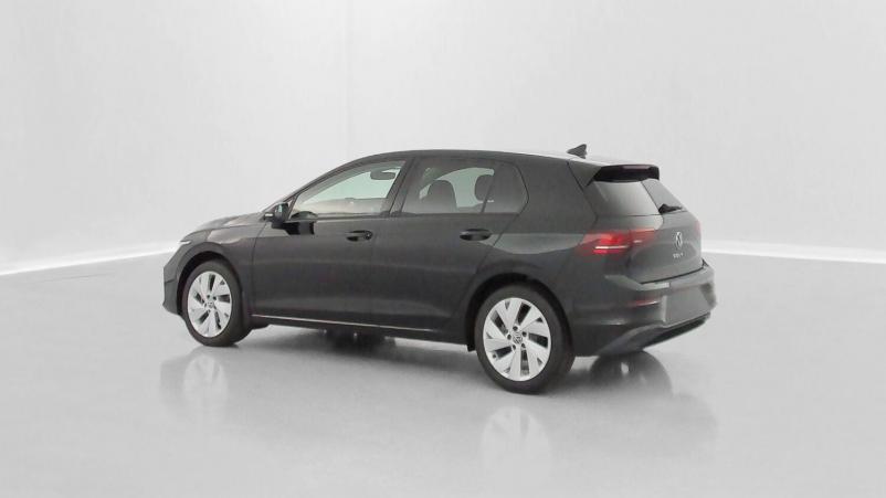 Vente en ligne Volkswagen Golf Golf VIII 1.5 eTSI EVO2 150ch Life Plus DSG7 au prix de 33 200 €