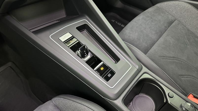 Vente en ligne Volkswagen Golf Golf VIII 1.5 eTSI EVO2 150ch Life Plus DSG7 au prix de 33 200 €