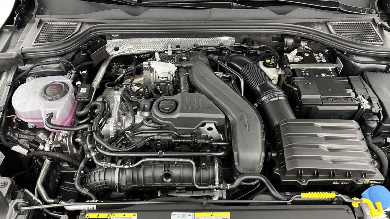 Vente en ligne Volkswagen Golf Golf VIII 1.5 eTSI EVO2 150ch Life Plus DSG7 au prix de 33 200 €