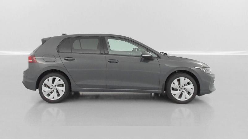 Vente en ligne Volkswagen Golf Golf VIII 1.5 eTSI EVO2 150ch Life Plus DSG7 au prix de 33 200 €