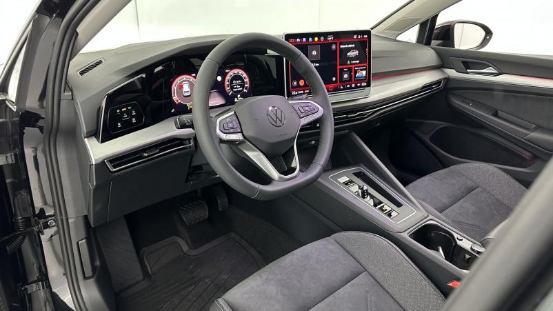 Vente en ligne Volkswagen Golf Golf VIII 1.5 eTSI EVO2 150ch Life Plus DSG7 au prix de 33 200 €