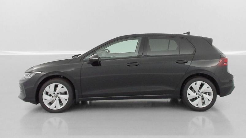 Vente en ligne Volkswagen Golf Golf VIII 1.5 eTSI EVO2 150ch Life Plus DSG7 au prix de 33 200 €