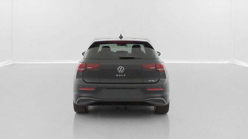 Vente en ligne Volkswagen Golf Golf VIII 1.5 eTSI EVO2 150ch Life Plus DSG7 au prix de 33 200 €