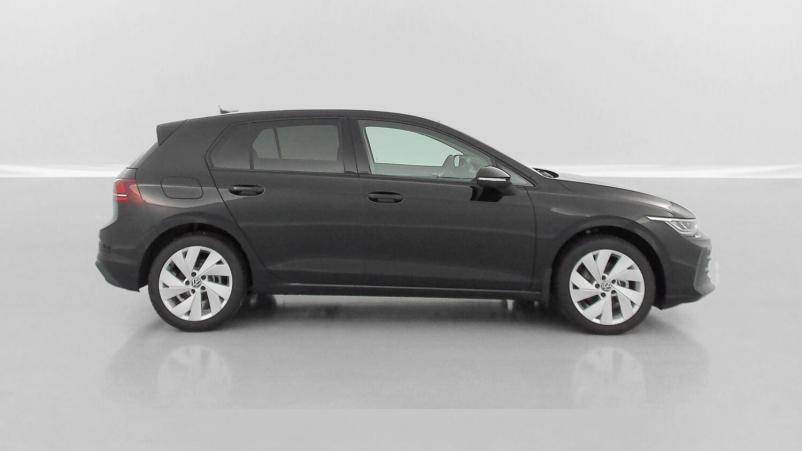 Vente en ligne Volkswagen Golf Golf VIII 1.5 eTSI EVO2 150ch Life Plus DSG7 au prix de 33 200 €