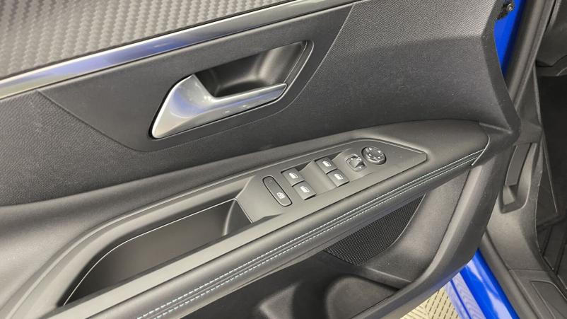 Vente en ligne Peugeot 3008 3008 III 1.2 PureTech 130ch Allure EAT8 au prix de 27 410 €