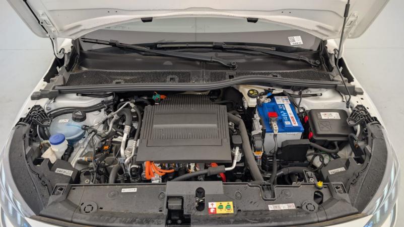 Vente en ligne Peugeot 208 50 KWH 136CH GT au prix de 25 210 €