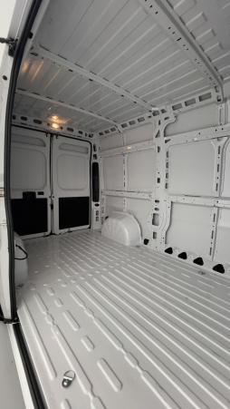 Vente en ligne Fiat Ducato Fourgon Ducato III 3.3 MH2 2.2 140ch Pack Premium Connect au prix de 34 500 €