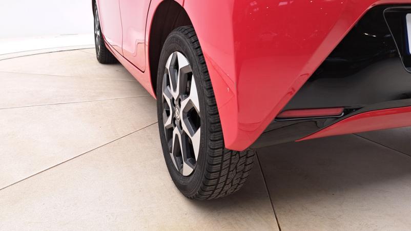 Vente en ligne Toyota Aygo 5P 1.0 VVTi 72ch Automatique/5 X-play au prix de 14 520 €