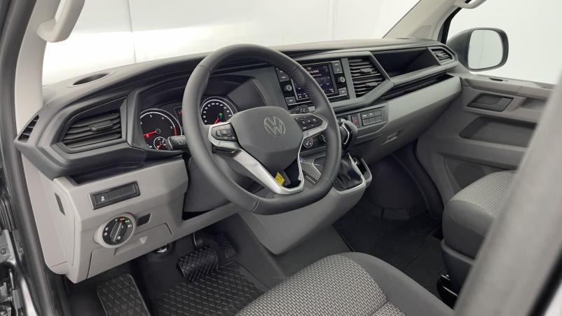 Vente en ligne Volkswagen Transporter Transporter T6.1 PROCAB L1 2.0 TDI 150ch Business Plus DSG7 au prix de 56 100 €